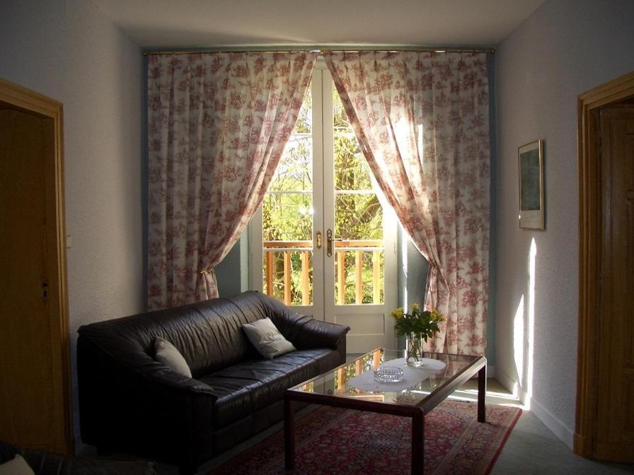 Le Platane Bed & Breakfast Lafrancaise ภายนอก รูปภาพ