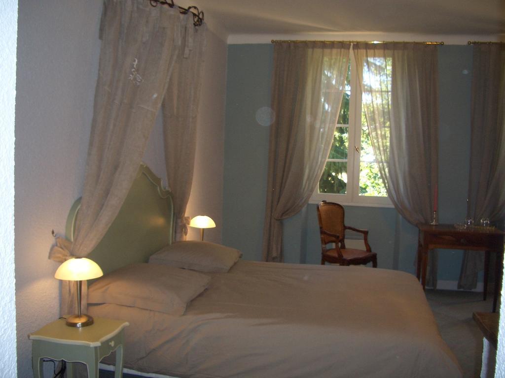Le Platane Bed & Breakfast Lafrancaise ภายนอก รูปภาพ
